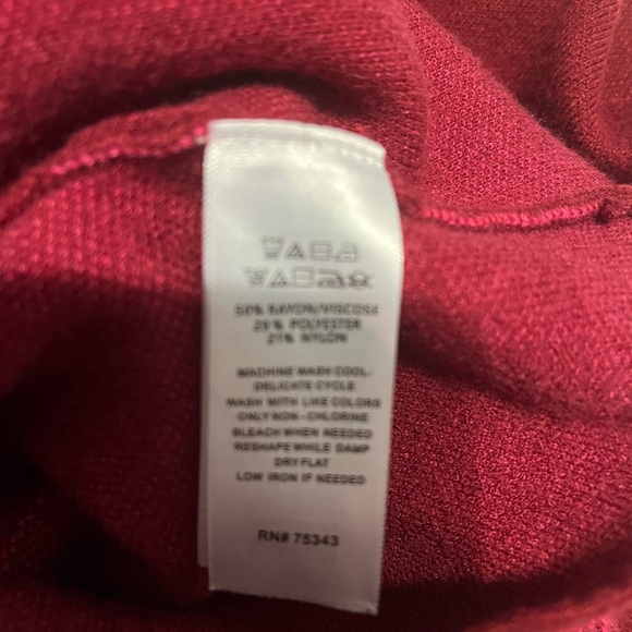 TAHARI Sweater - Picture 4 of 5